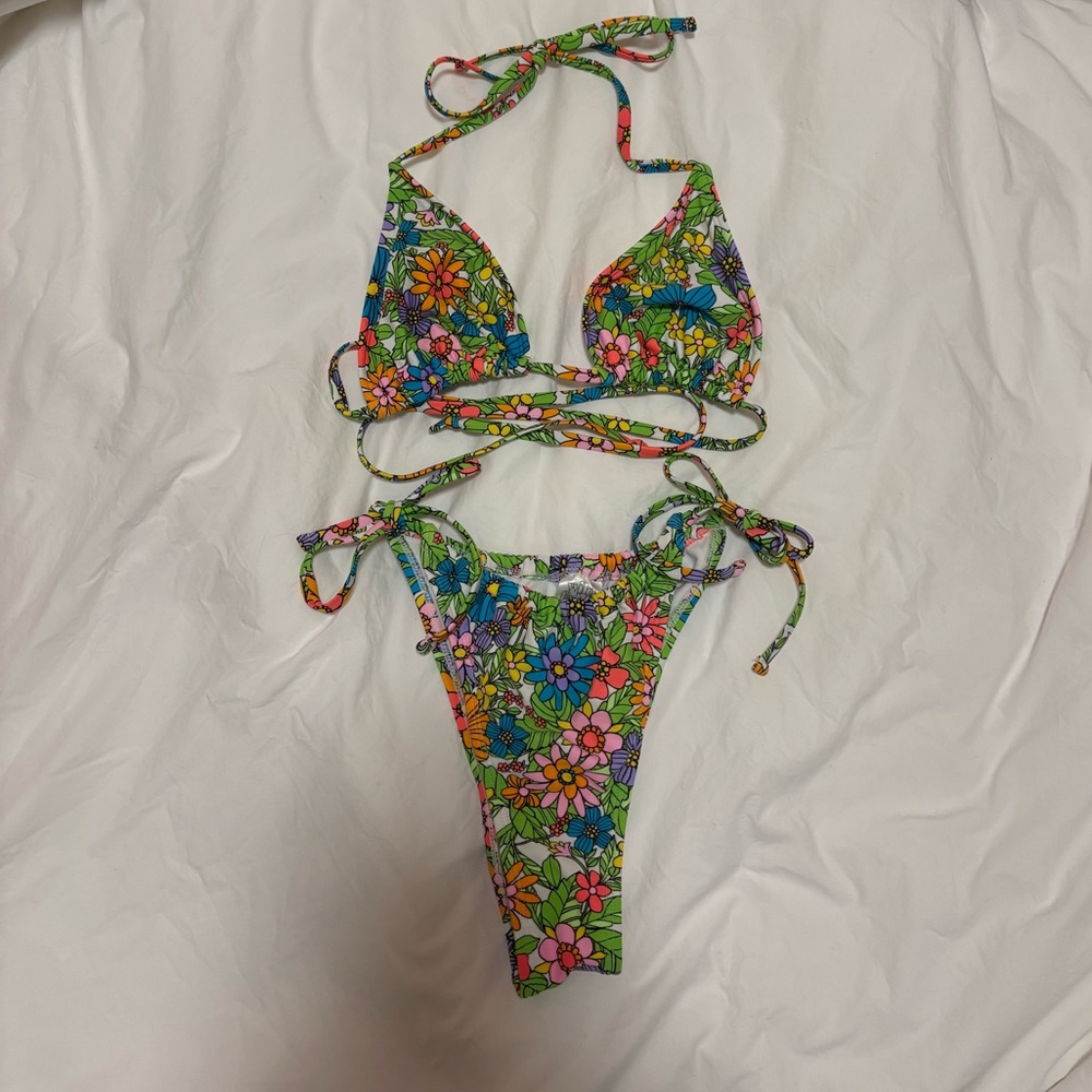 Wild Fable Floral Bikini Top and Bottom medium